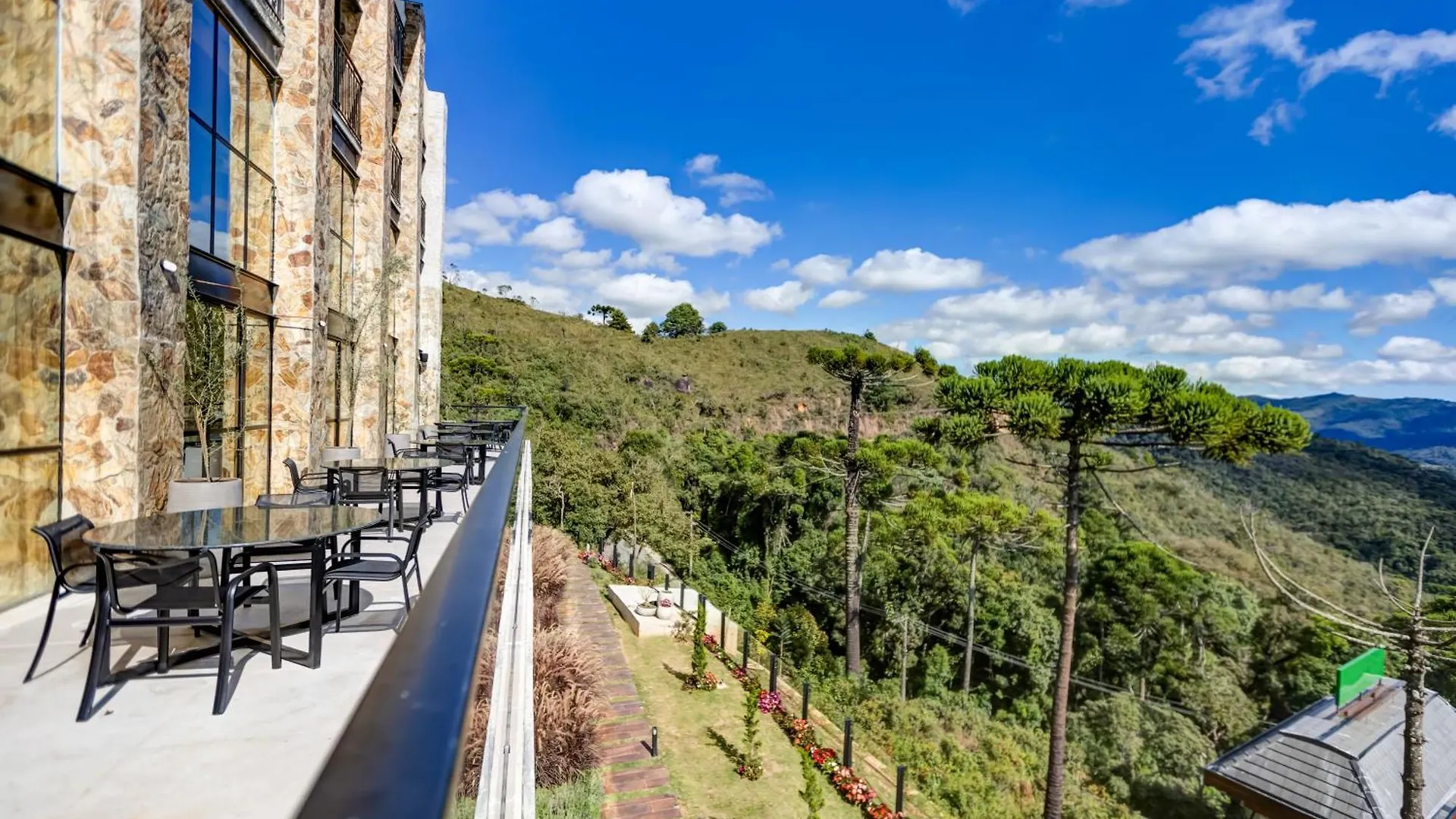 Отель Gran Paradiso Resort Campos Do Jordao By Ventura